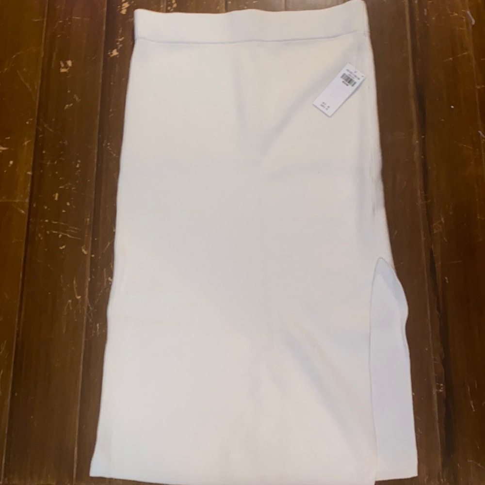 NWT Abercrombie & Fitch Cream Knit Mid-Skirt with slit